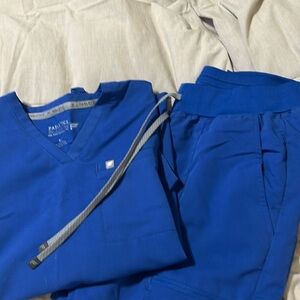 Fabletics scrub set medium petite royal blue